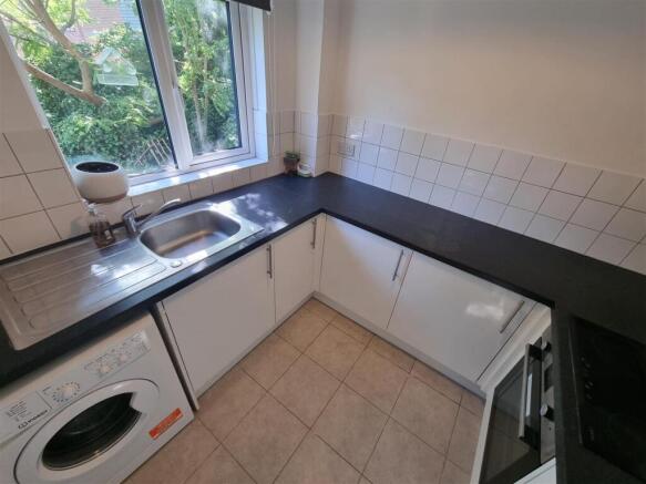 22 Abbey Drive Kitchen 2.jpg