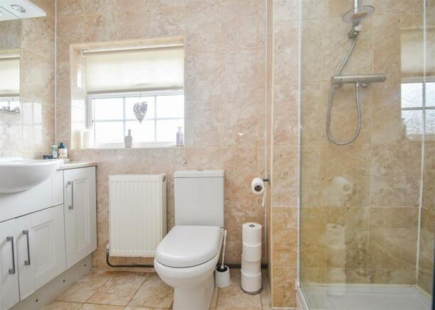 25 Ashenden Rise - Shower Room.jpg