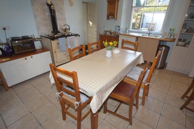 KITCHEN DINER