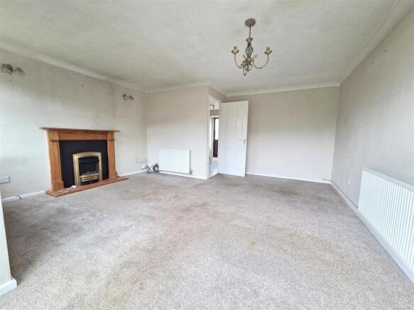 Open Plan Lounge / Diner