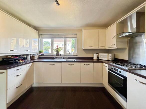 2 bed Semi-Detached for sale Image 4