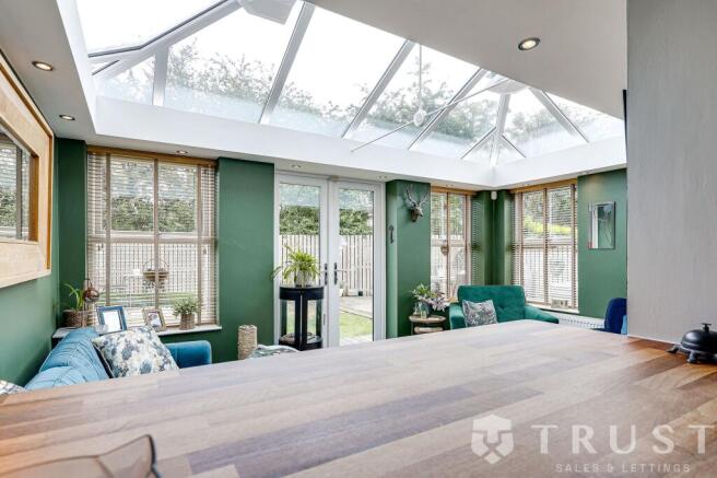 4 bed Detached for sale Image 12