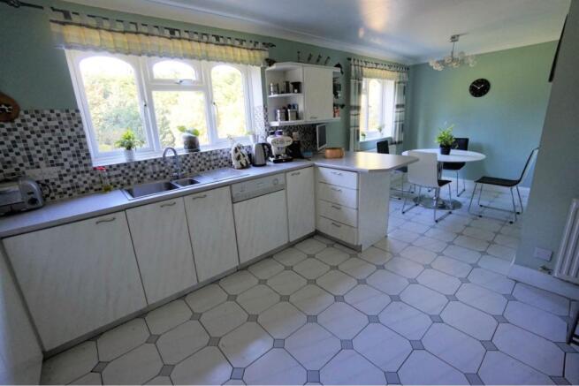 Kitchen/Breakfast
