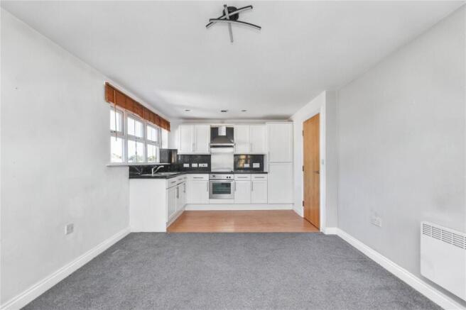 2 bed Apartment for sale Image 6