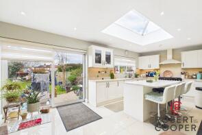 1a, Appledore Avenue, Ruislip HA4 0UT