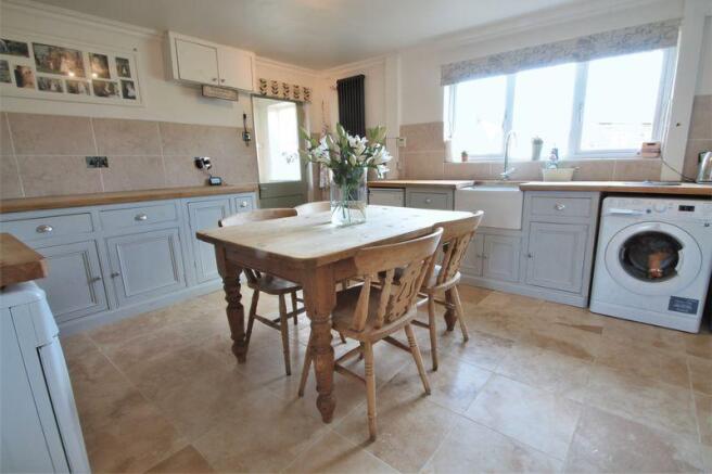 Kitchen/breakf...