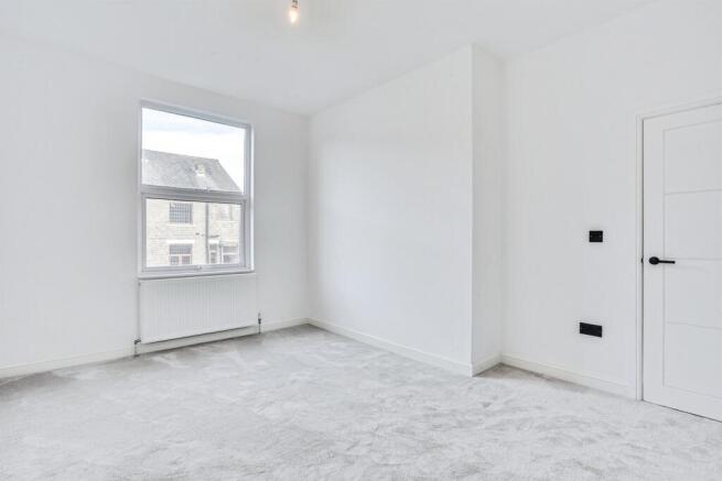 3 bed Terraced for sale Image 9