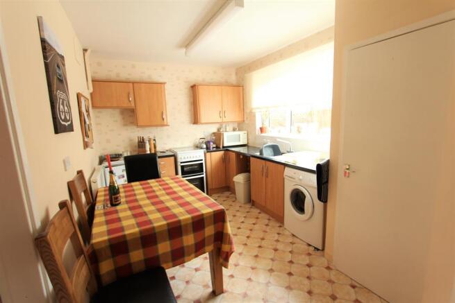 Kitchen Diner 2