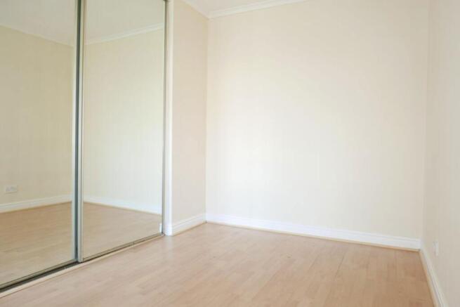1 bed Flat to rent Image 6