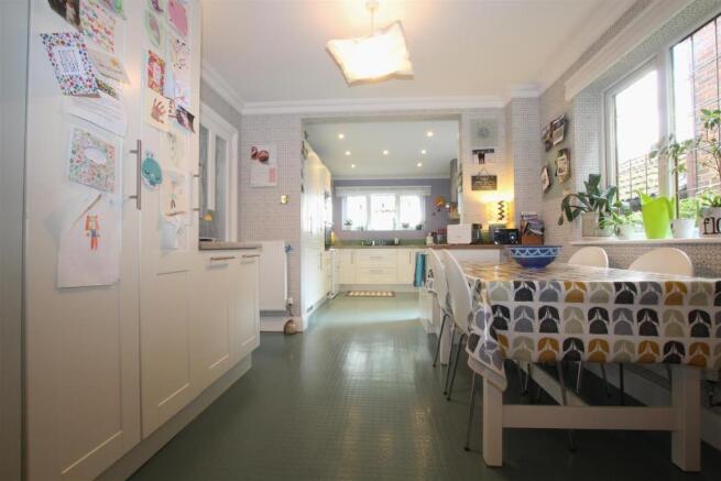 KITCHEN / BREAKFAST ROOM