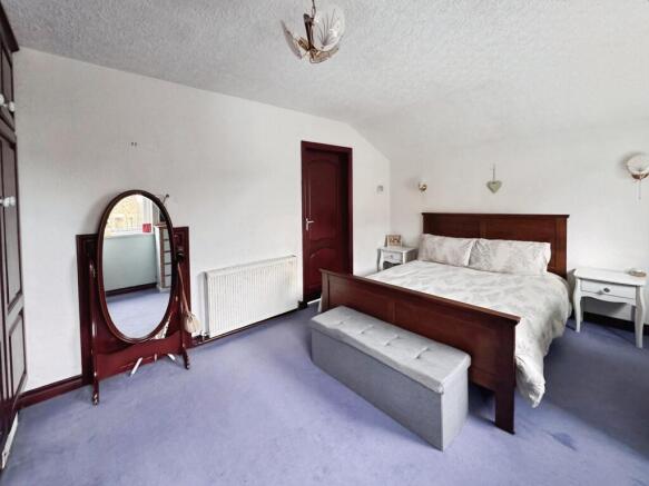 3 bed Detached for sale Image 9