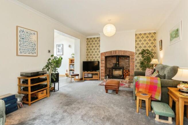 3 bed Semi-Detached for sale Image 6