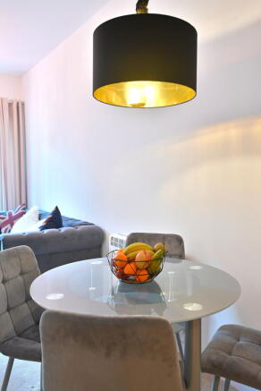 2 bed Flat for sale Image 9