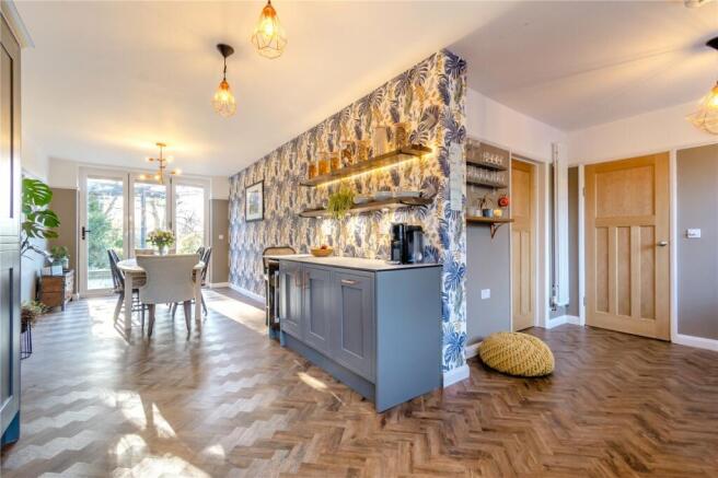 Kitchen/Dining