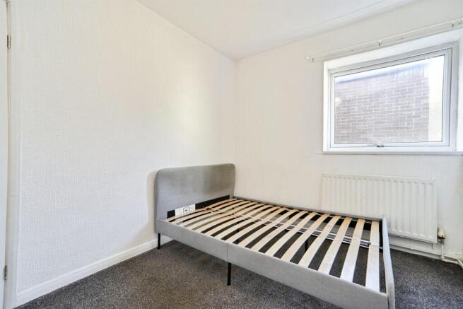 2 bed Apartment for sale Image 12