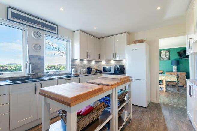 KITCHEN REAR