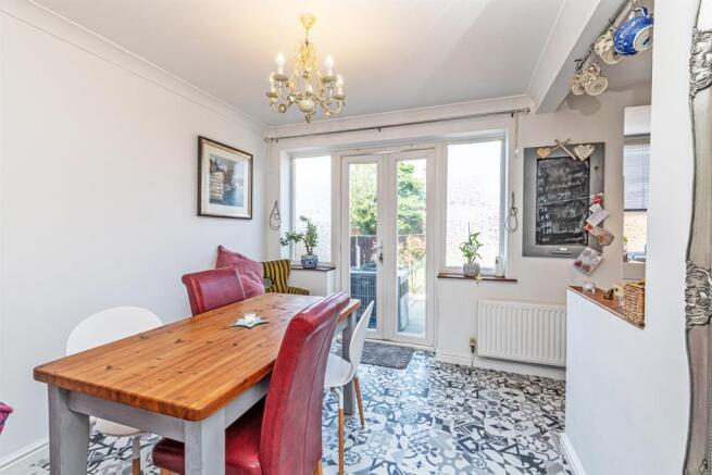 Lounge/Dining Room