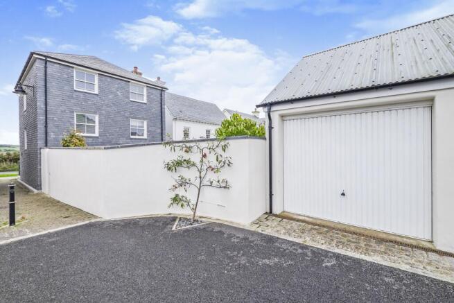 Double Garage&parkin