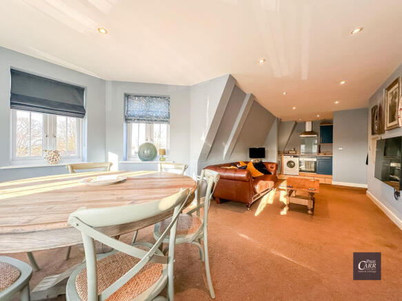 OPEN PLAN LOUNGE/DINING ROOM/KITCHEN