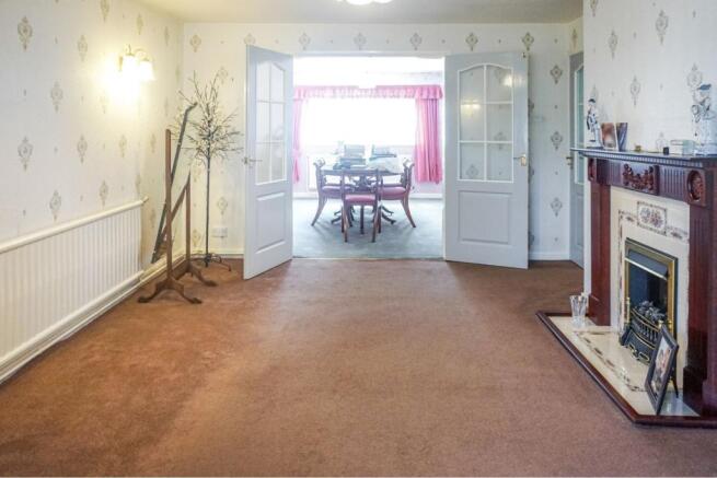 Lounge/Dining Room
