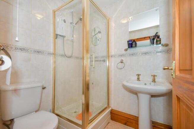 4 bed Detached for sale Image 12