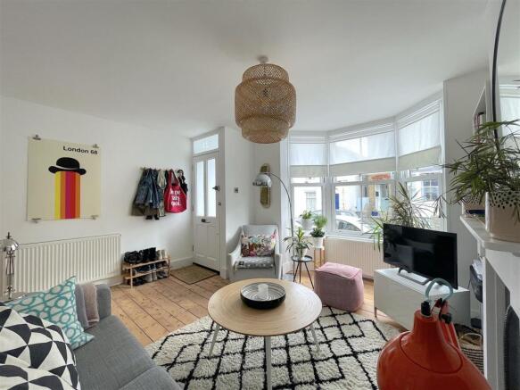 Living Room (4).jpeg