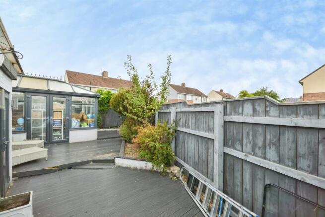 3 bed Semi-Detached for sale Image 12