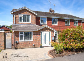 39, Hawthorn Way, Pulborough RH20 4NJ