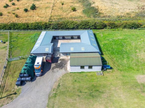 4 bed Detached for sale Image 5