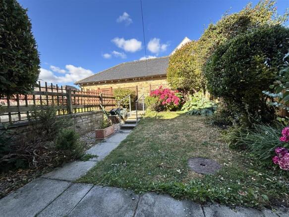 3 bed Terraced to rent Image 4