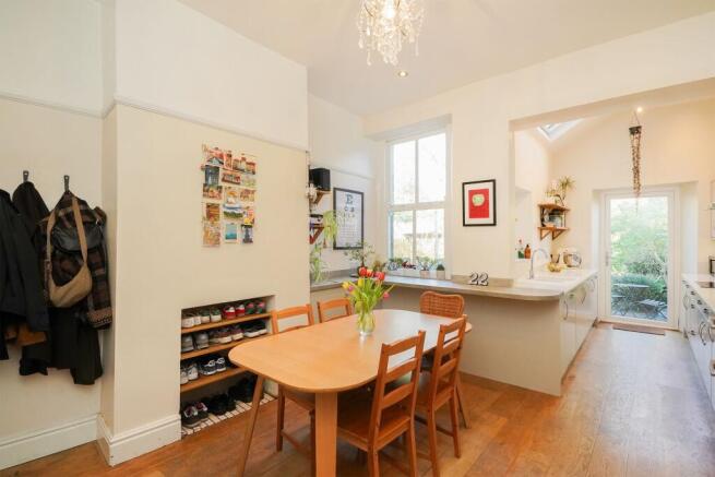 4 bed Terraced for sale Image 8