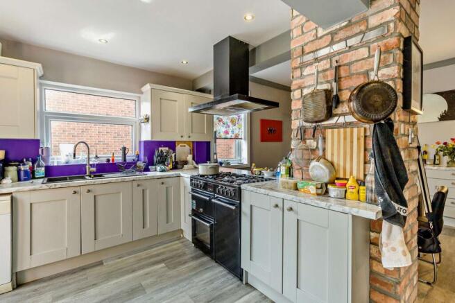 3 bed Semi-Detached for sale Image 7