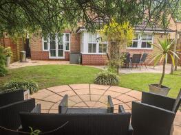 8, Adwalton Close, Newark NG24 2GT