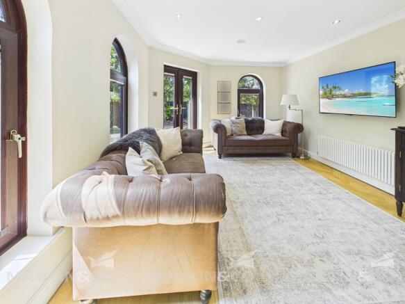 3 bed Detached for sale Image 8