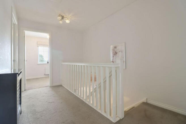 4 bed Detached for sale Image 9