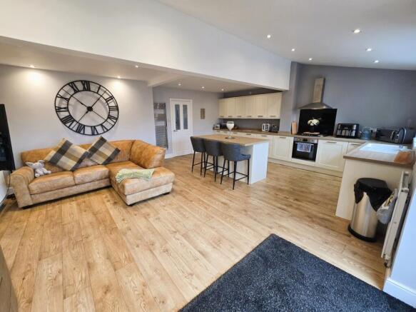 2 bed Bungalow for sale Image 4