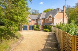 2, Bournewood Park, Bourne Grove, Lower Bourne, Farnham GU10 3QJ
