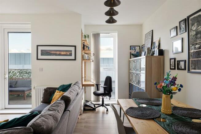 36 Hickman Avenue E4