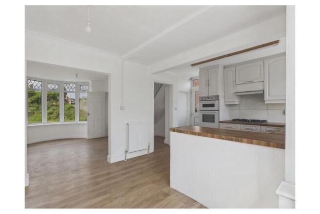 3 bed Semi-Detached for sale Image 4