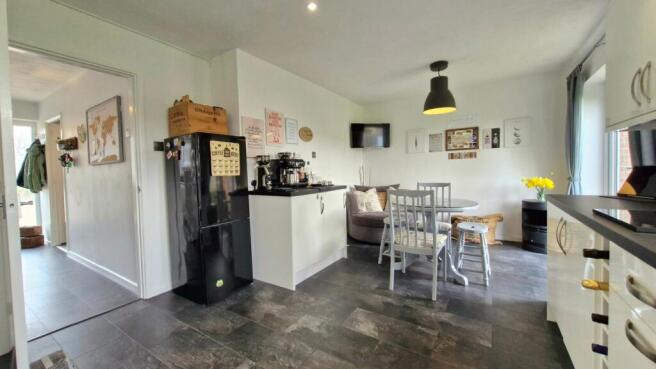 Deer Park Road, Langtoft, Peterborough, PE6 photo 4