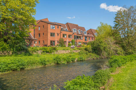 South Street, Farnham, GU9