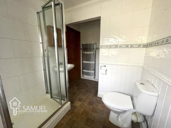 BathroomC.JPG