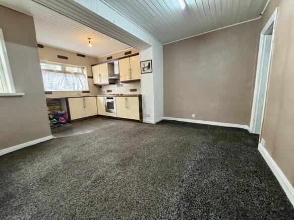 3 bed Terraced to rent Image 4