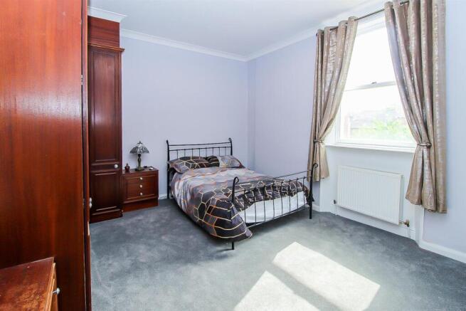 2 bed Flat for sale Image 8