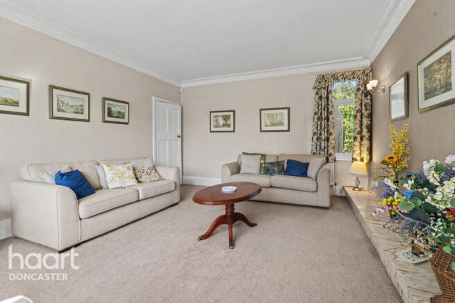 4 bed Detached for sale Image 9