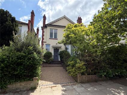 Creighton Avenue, London, N10