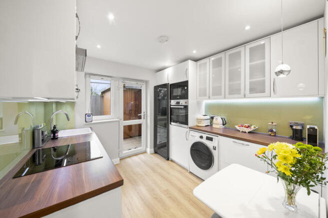 Newbury Close, Northolt photo 2