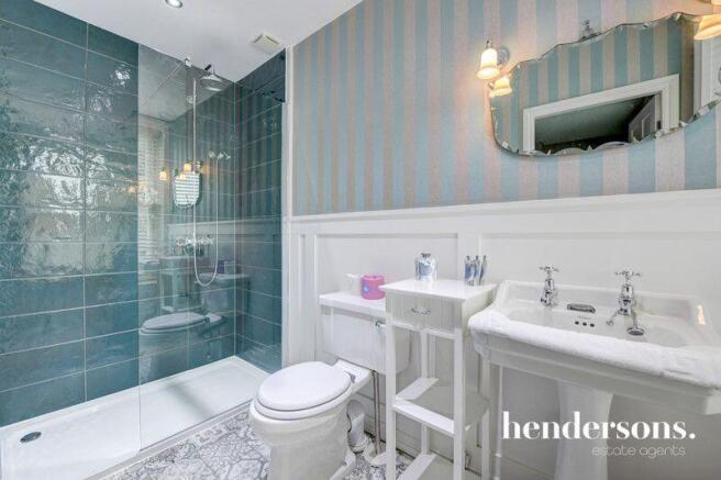 6 bed Town House for sale Image 10