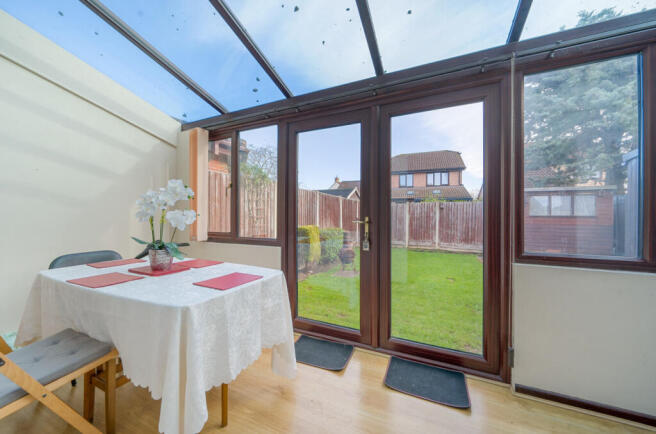 1383211-7-691c571...