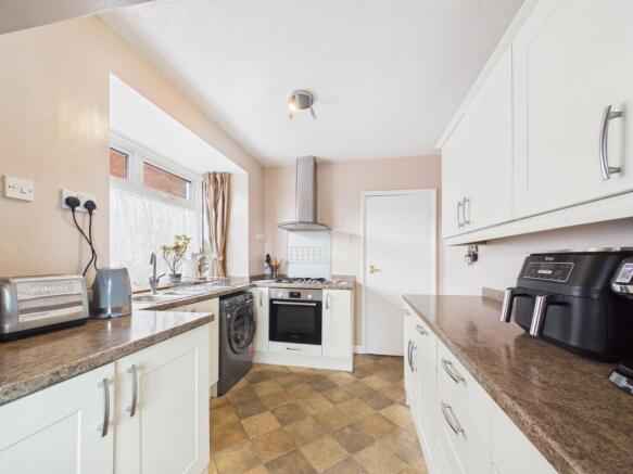 3 bed Semi-Detached for sale Image 5